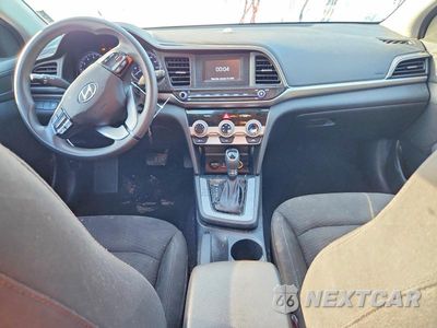 Zdjęcie 8 z 12 samochodu: 2019 HYUNDAI ELANTRA SE VIN:5NPD74LF5KH433033 - miniatura