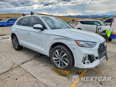 Czwarte zdjęcie samochodu z boku: 2022 AUDI Q5 PREMIUM PLUS 45 VIN:WA1EAAFYXN2055082 - miniatura