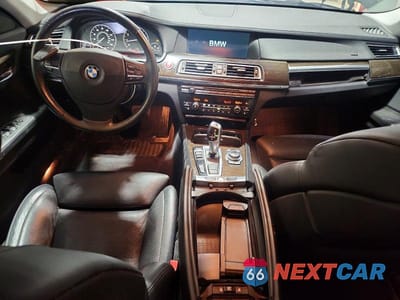 Zdjęcie 8 z 12 samochodu: 2011 BMW 750 XI VIN:WBAKC6C52BC394822 - miniatura