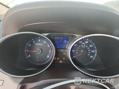 Zdjęcie 9 z 13 samochodu: 2012 HYUNDAI TUCSON LIMITED VIN:KM8JU3AC0CU527421 - miniatura