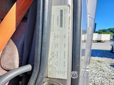 Zdjęcie 12 z 14 samochodu: 2017 VOLVO VNL SEMI TRUCK VIN:4V4NC9EH3HN983310 - miniatura