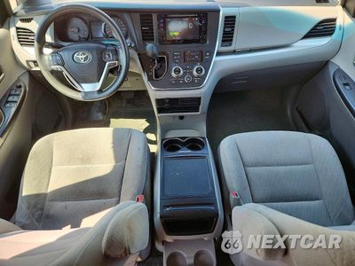 Zdjęcie 8 z 13 samochodu: 2017 TOYOTA SIENNA LE VIN:5TDKZ3DC5HS825674 - miniatura