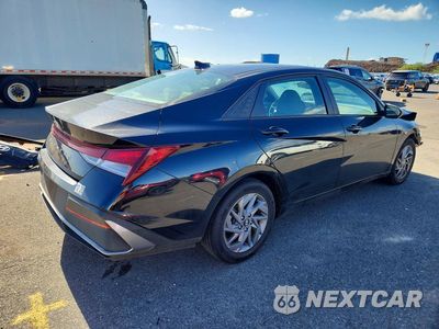 Trzecie zdjęcie samochodu z tyłu: 2024 HYUNDAI ELANTRA VIN:KMHLM4DGXRU655834 - miniatura