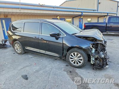 Czwarte zdjęcie samochodu z boku: 2017 CHRYSLER PACIFICA TOURING L VIN:2C4RC1BG0HR704652 - miniatura