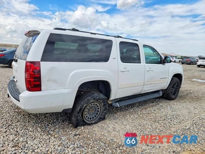 Trzecie zdjęcie samochodu z tyłu: 2014 CHEVROLET SUBURBAN K1500 LT VIN:1GNSKJE74ER182665 - miniatura