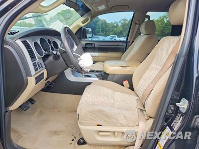 Zdjęcie 7 z 12 samochodu: 2007 TOYOTA TUNDRA SR5 VIN:5TBRV54117S471924 - miniatura