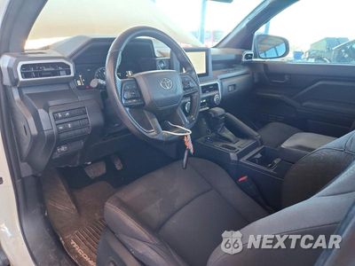 Zdjęcie 8 z 12 samochodu: 2025 TOYOTA TACOMA SR VIN:3TYJDAHNXST034241 - miniatura