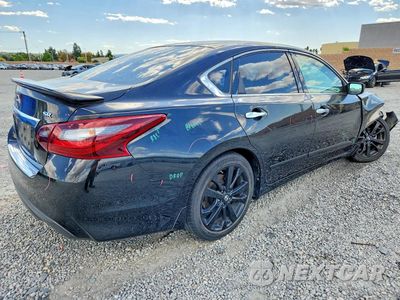 Trzecie zdjęcie samochodu z tyłu: 2017 NISSAN ALTIMA 2.5 SR VIN:1N4AL3AP1HC238402 - miniatura