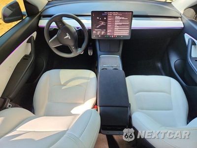 Zdjęcie 8 z 13 samochodu: 2021 TESLA MODEL Y VIN:5YJYGDEE8MF263001 - miniatura