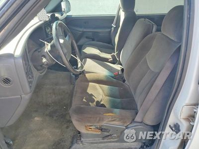 Zdjęcie 7 z 12 samochodu: 2003 GMC SIERRA C1500 HEAVY DUTY VIN:1GTGC13U53F231584 - miniatura