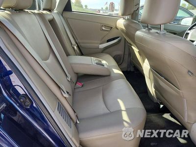 Zdjęcie 10 z 12 samochodu: 2012 TOYOTA PRIUS FOUR VIN:JTDKN3DU2C0334754 - miniatura