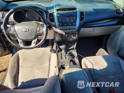 Zdjęcie 8 z 12 samochodu: 2014 KIA SORENTO LX VIN:5XYKT4A65EG482041 - miniatura