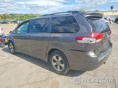 Drugie zdjęcie samochodu z przodu: 2013 TOYOTA SIENNA LE VIN:5TDKK3DC1DS364276 - miniatura