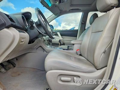 Zdjęcie 7 z 14 samochodu: 2010 TOYOTA HIGHLANDER SE VIN:5TDJK3EH7AS024535 - miniatura