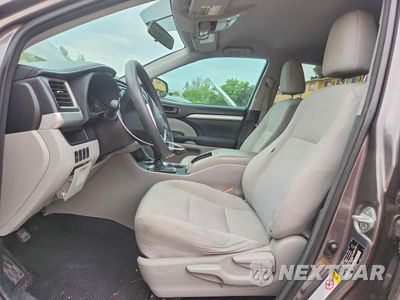 Zdjęcie 7 z 14 samochodu: 2015 TOYOTA HIGHLANDER LE VIN:5TDZARFH2FS016664 - miniatura