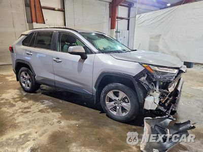 Czwarte zdjęcie samochodu z boku: 2024 TOYOTA RAV4 XLE VIN:2T3P1RFV4RC466477 - miniatura