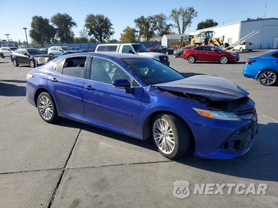 Czwarte zdjęcie samochodu z boku: 2018 TOYOTA CAMRY XLE VIN:4T1B11HK1JU540951 - miniatura