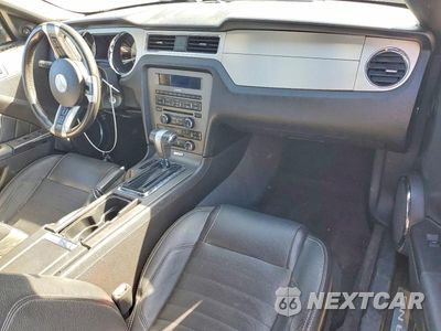 Zdjęcie 8 z 11 samochodu: 2010 FORD MUSTANG VIN:1ZVBP8EN4A5176610 - miniatura