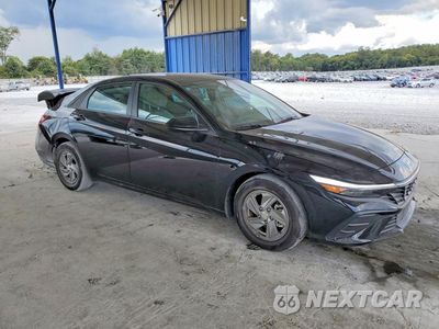Czwarte zdjęcie samochodu z boku: 2025 HYUNDAI ELANTRA SE VIN:KMHLL4DG9SU002100 - miniatura