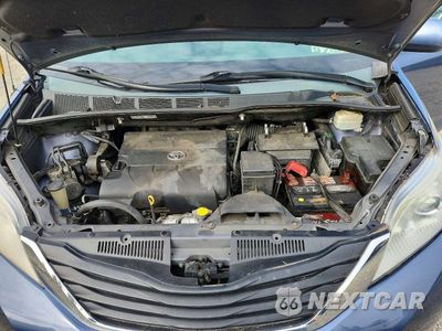 Zdjęcie 12 z 13 samochodu: 2014 TOYOTA SIENNA LE VIN:5TDKK3DC9ES517536 - miniatura