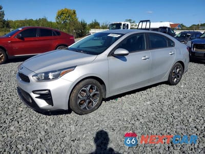 2020 KIA FORTE LXS 3KPF24AD1LE216271 - główne zdjęcie licytacji z USA - miniatura