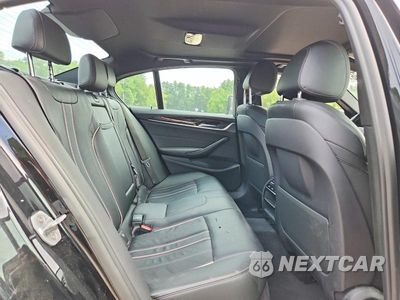 Zdjęcie 10 z 12 samochodu: 2018 BMW 530XE VIN:WBAJB1C54JB084449 - miniatura