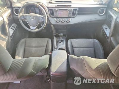Zdjęcie 8 z 13 samochodu: 2017 TOYOTA RAV4 LE VIN:JTMZFREV5HJ136094 - miniatura