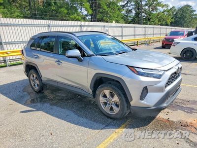 Czwarte zdjęcie samochodu z boku: 2023 TOYOTA RAV4 XLE VIN:2T3W1RFV1PW289801 - miniatura
