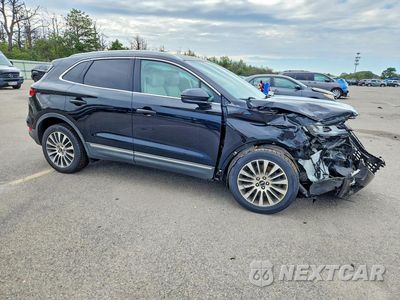 Czwarte zdjęcie samochodu z boku: 2018 LINCOLN MKC RESERVE VIN:5LMCJ3D96JUL31737 - miniatura