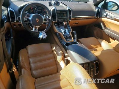 Zdjęcie 8 z 13 samochodu: 2013 PORSCHE CAYENNE VIN:WP1AC2A29DLA90081 - miniatura
