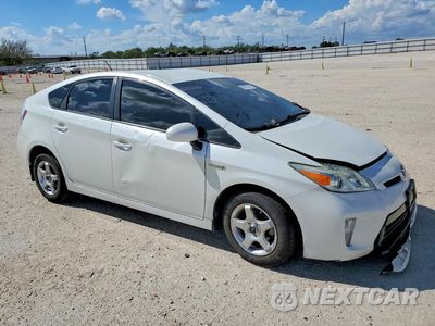 Czwarte zdjęcie samochodu z boku: 2015 TOYOTA PRIUS TWO VIN:JTDKN3DU6F0453444 - miniatura