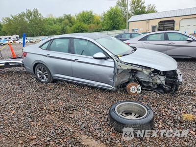 Czwarte zdjęcie samochodu z boku: 2023 VOLKSWAGEN JETTA SE VIN:3VW7M7BU9PM041971 - miniatura