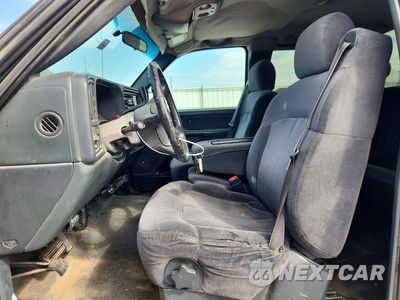 Zdjęcie 7 z 12 samochodu: 2001 CHEVROLET SILVERADO K2500 HEAVY DUTY VIN:1GCHK29U71E215037 - miniatura