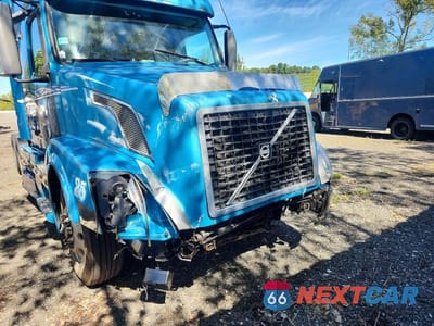 Zdjęcie 14 z 14 samochodu: 2017 VOLVO VNL SEMI TRUCK VIN:4V4NC9TJ6HN986207 - miniatura