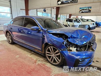 Czwarte zdjęcie samochodu z boku: 2017 VOLKSWAGEN PASSAT R-LINE VIN:1VWDT7A31HC008707 - miniatura