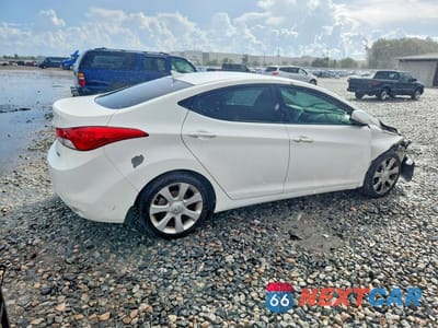 Trzecie zdjęcie samochodu z tyłu: 2013 HYUNDAI ELANTRA LIMITED VIN:5NPDH4AE9DH375552 - miniatura