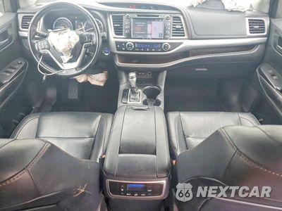 Zdjęcie 8 z 14 samochodu: 2019 TOYOTA HIGHLANDER HYBRID XLE VIN:5TDJGRFH7KS077658 - miniatura