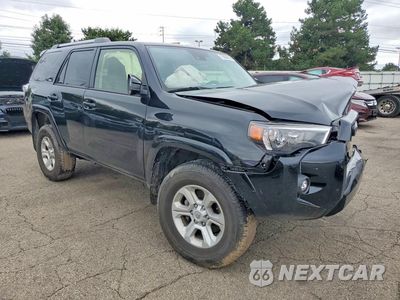 Czwarte zdjęcie samochodu z boku: 2024 TOYOTA 4RUNNER SR5 VIN:JTEMU5JR0R6280721 - miniatura