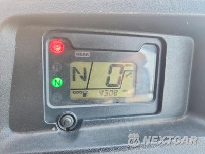 Zdjęcie 8 z 10 samochodu: 2016 HONDA SXS700 M2 VIN:1HFVE0221G4205289 - miniatura