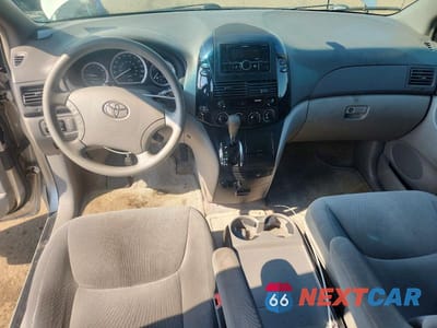 Zdjęcie 8 z 13 samochodu: 2005 TOYOTA SIENNA LE 8 PASSENGER VIN:5TDZA23C35S288333 - miniatura
