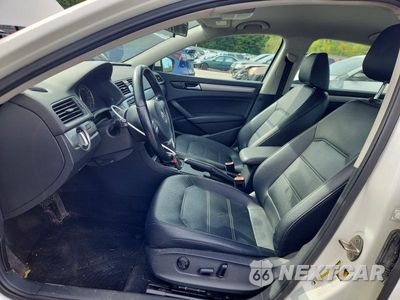 Zdjęcie 7 z 12 samochodu: 2015 VOLKSWAGEN PASSAT S VIN:1VWAT7A38FC088684 - miniatura
