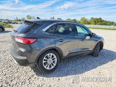 Trzecie zdjęcie samochodu z tyłu: 2020 FORD ESCAPE SE VIN:1FMCU0G60LUB00538 - miniatura