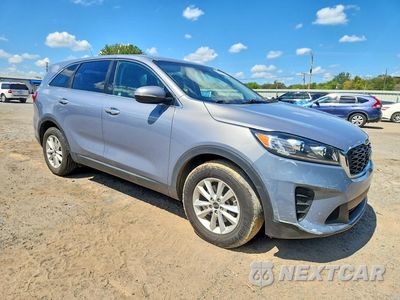 Czwarte zdjęcie samochodu z boku: 2020 KIA SORENTO L VIN:5XYPG4A33LG668870 - miniatura