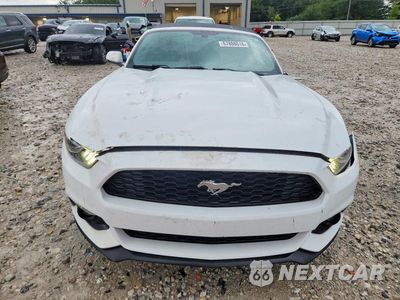 Piąte zdjęcie samochodu w środku: 2017 FORD MUSTANG VIN:1FATP8UH7H5273125 - miniatura