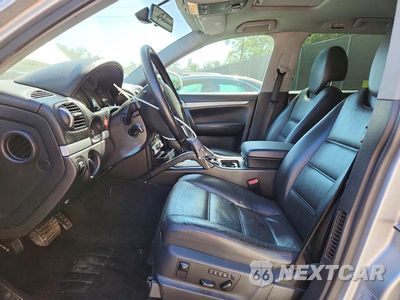 Zdjęcie 7 z 13 samochodu: 2005 PORSCHE CAYENNE VIN:WP1AA29P75LA22756 - miniatura