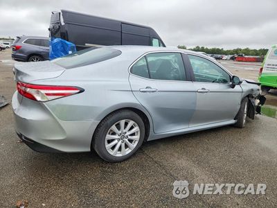 Trzecie zdjęcie samochodu z tyłu: 2018 TOYOTA CAMRY LE VIN:4T1B11HK0JU541783 - miniatura