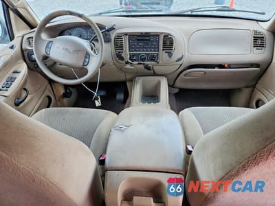 Zdjęcie 8 z 13 samochodu: 2000 FORD EXPEDITION XLT VIN:1FMRU15L0YLB51169 - miniatura