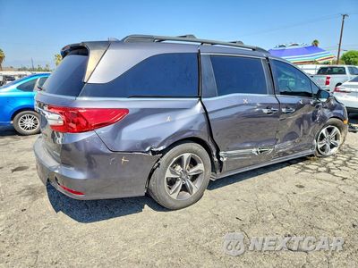 Trzecie zdjęcie samochodu z tyłu: 2018 HONDA ODYSSEY TOURING VIN:5FNRL6H82JB038361 - miniatura
