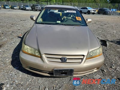 Piąte zdjęcie samochodu w środku: 2001 HONDA ACCORD LX VIN:1HGCG56471A138390 - miniatura
