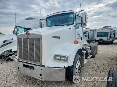 2016 KENWORTH T800 SEMI TRUCK 3WKDD49XXGF106918 - główne zdjęcie licytacji z USA - miniatura